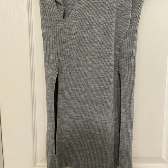 Grey knit sleeveless tunic - Picture 4 of 12